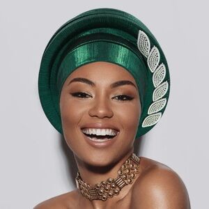 Elegant Green Women's Hat with Leaf Embellishment